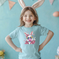 Preview: Bügelbild Ostern Hase Peace in bunt und Kaugummi | Personalisierbar & Einzigartig - auf einem Shirt mit einem Kind zu sehen